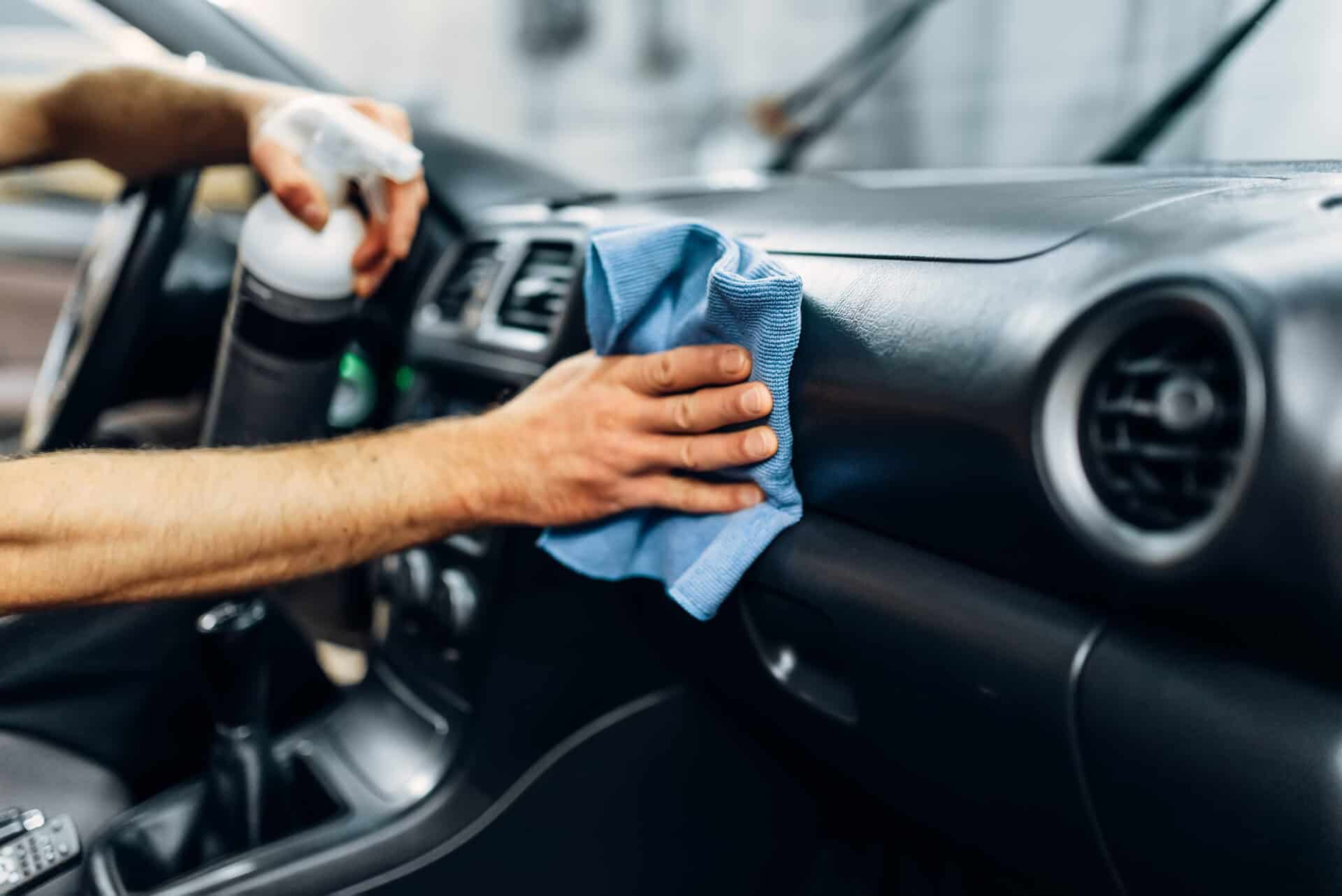 Detailing, cleaning with polishing spray